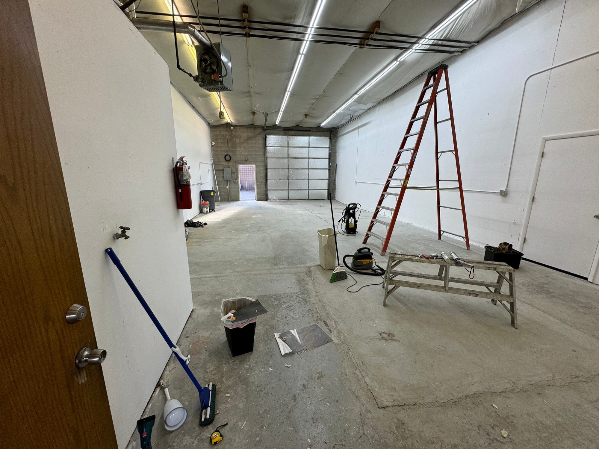 Office/Warehouse Units: 2381 S 2700 W
